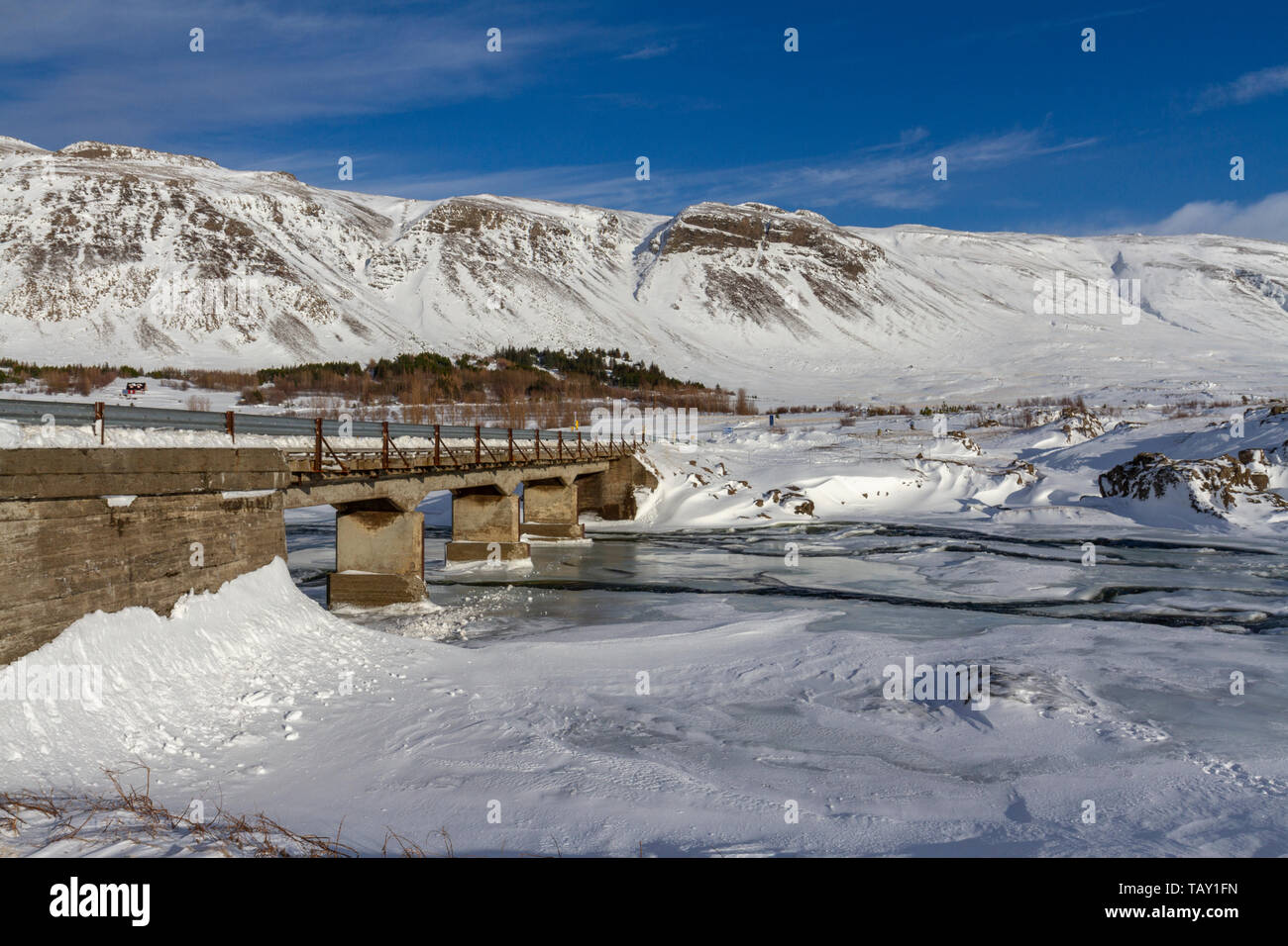 Eine typische Single Lane isländischen Brücke an laxa ich Kjos, Island. Stockfoto