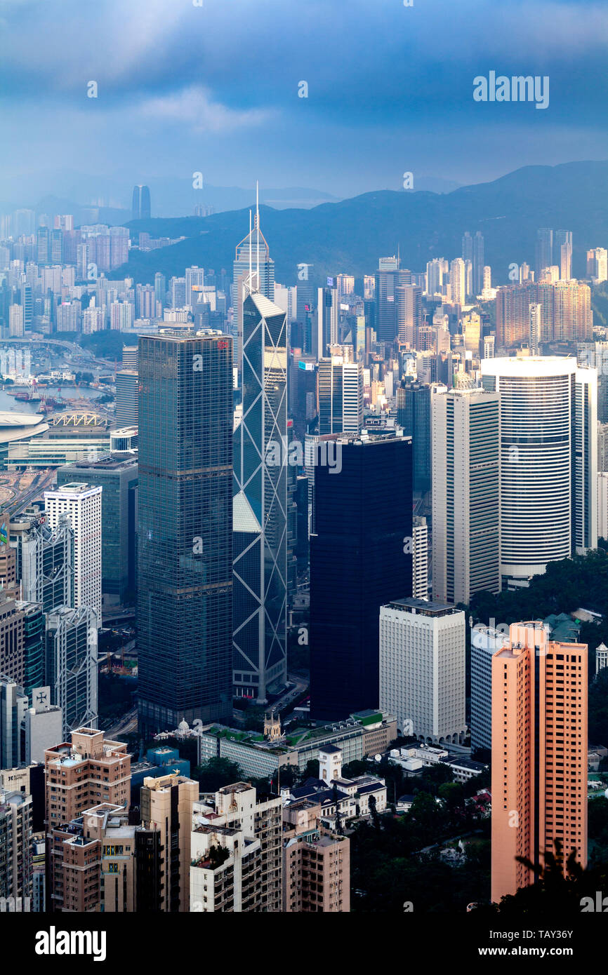 Blick auf die Skyline von Hongkong vom Victoria Peak, Hong Kong, China Stockfoto