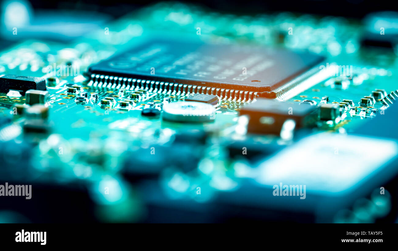 Elektronische Schaltung. Mainboard des Computers. Computer Integrated Circuit Board. Detailansicht des elektronischen Schaltung. Speicher digitaler Informationen Stockfoto
