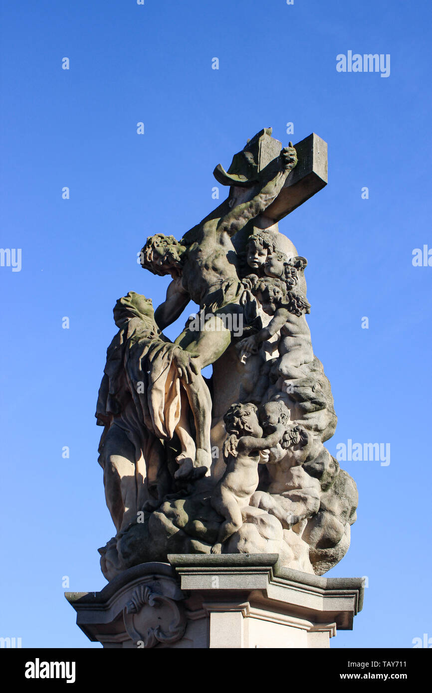 Die Statue von lutgardis von Matthias Braun, installiert auf der Südseite der Karlsbrücke in Prag, Tschechische Republik Stockfoto