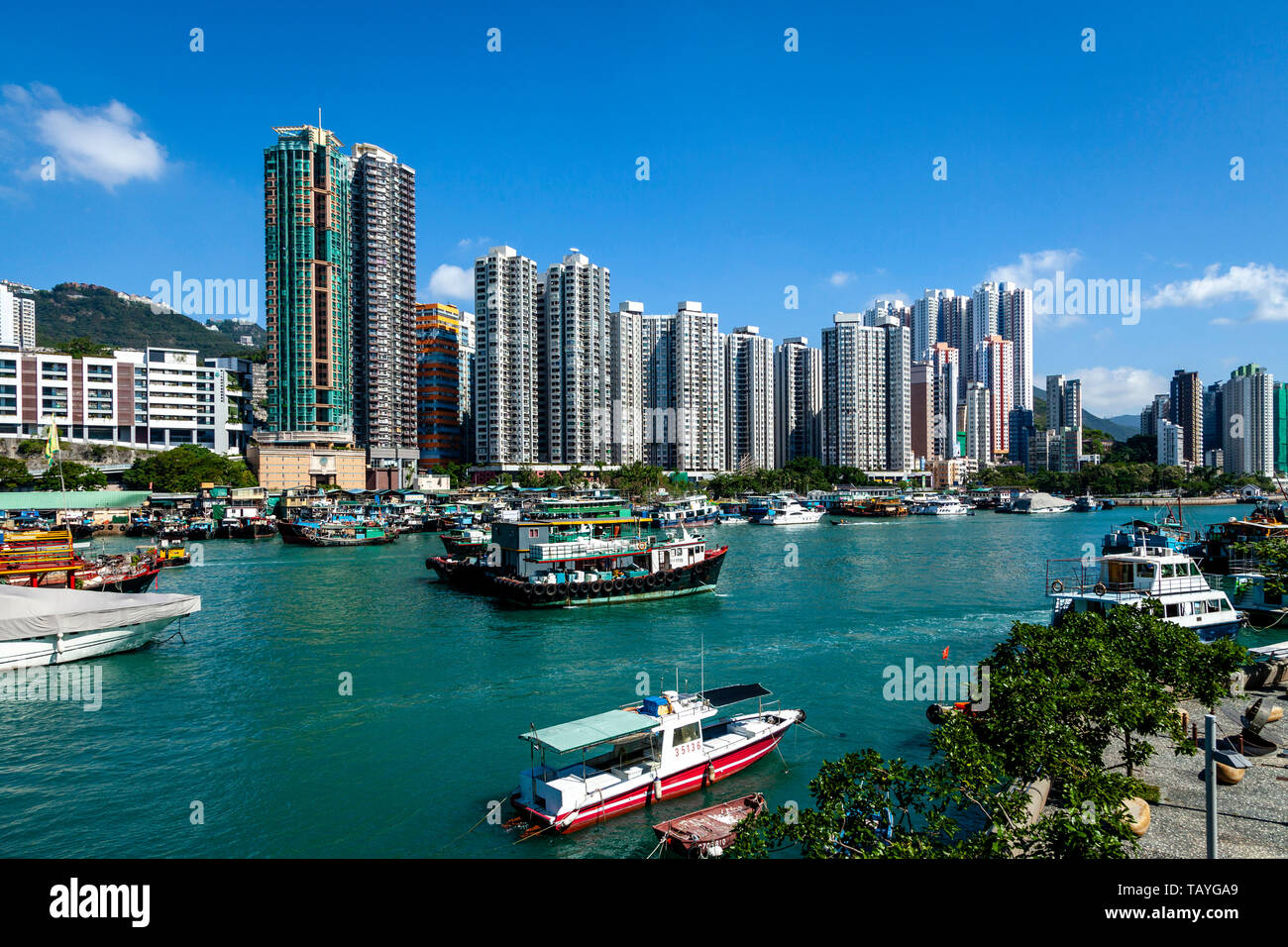 Aberdeen Hafen und Skyline, Hongkong, China Stockfoto