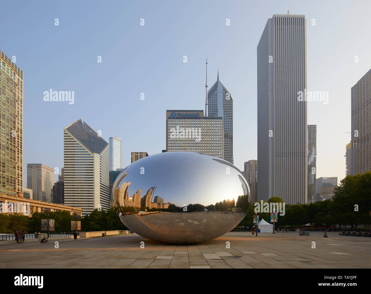 Die Skulptur Cloud Gate, die auch als Bean, Millenium Park, Chicago, Illinois, USA bekannt Stockfoto