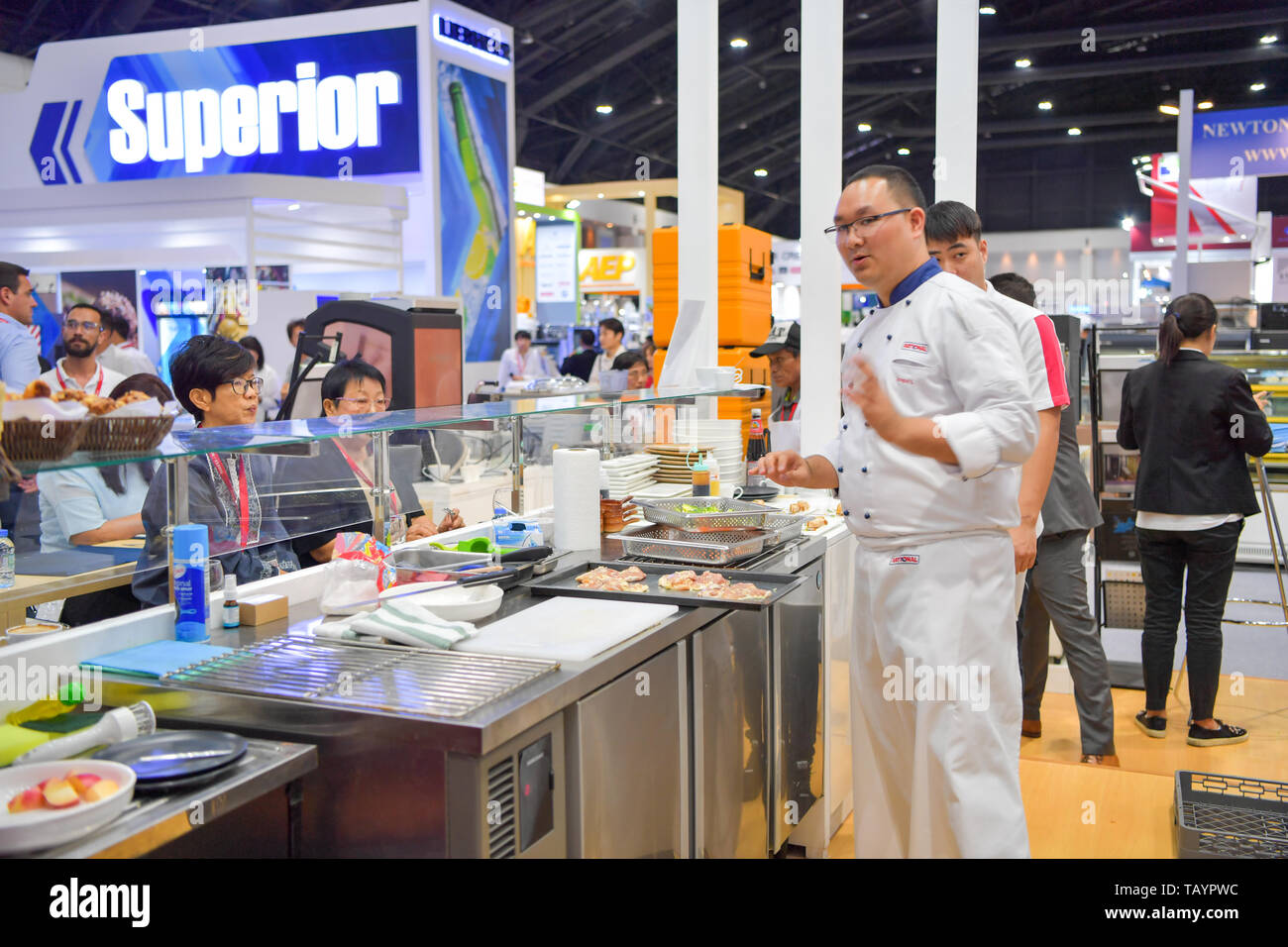 NONTHABURI - Mai 28: Köche kochen Demonstrationen für Besucher und Kunden in während der Ausstellung der THAIFEX - World of food ASIA 2019 am 28. Mai, 2. Stockfoto