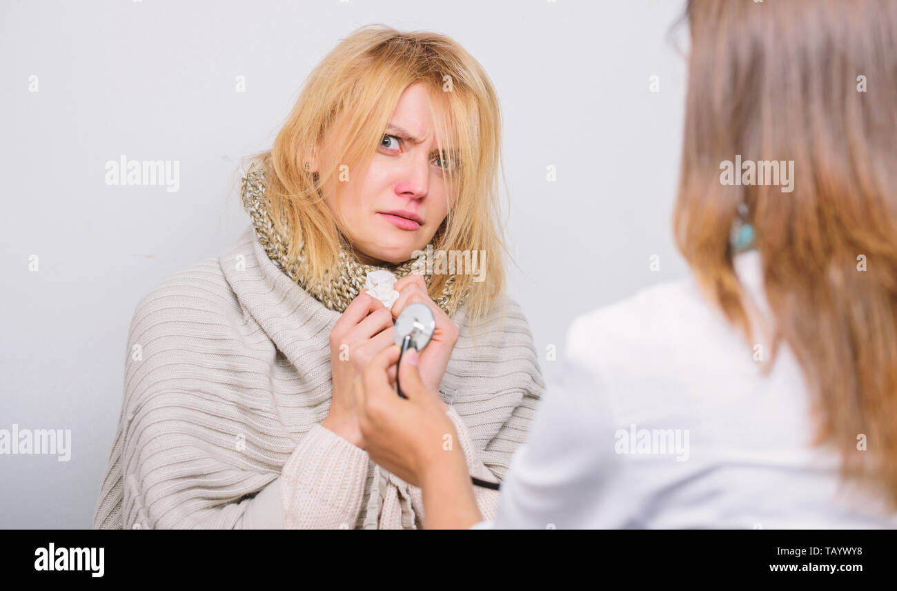 Arzt Frau Kranke Person Untersuchen Erkennen Die Symptome Einer