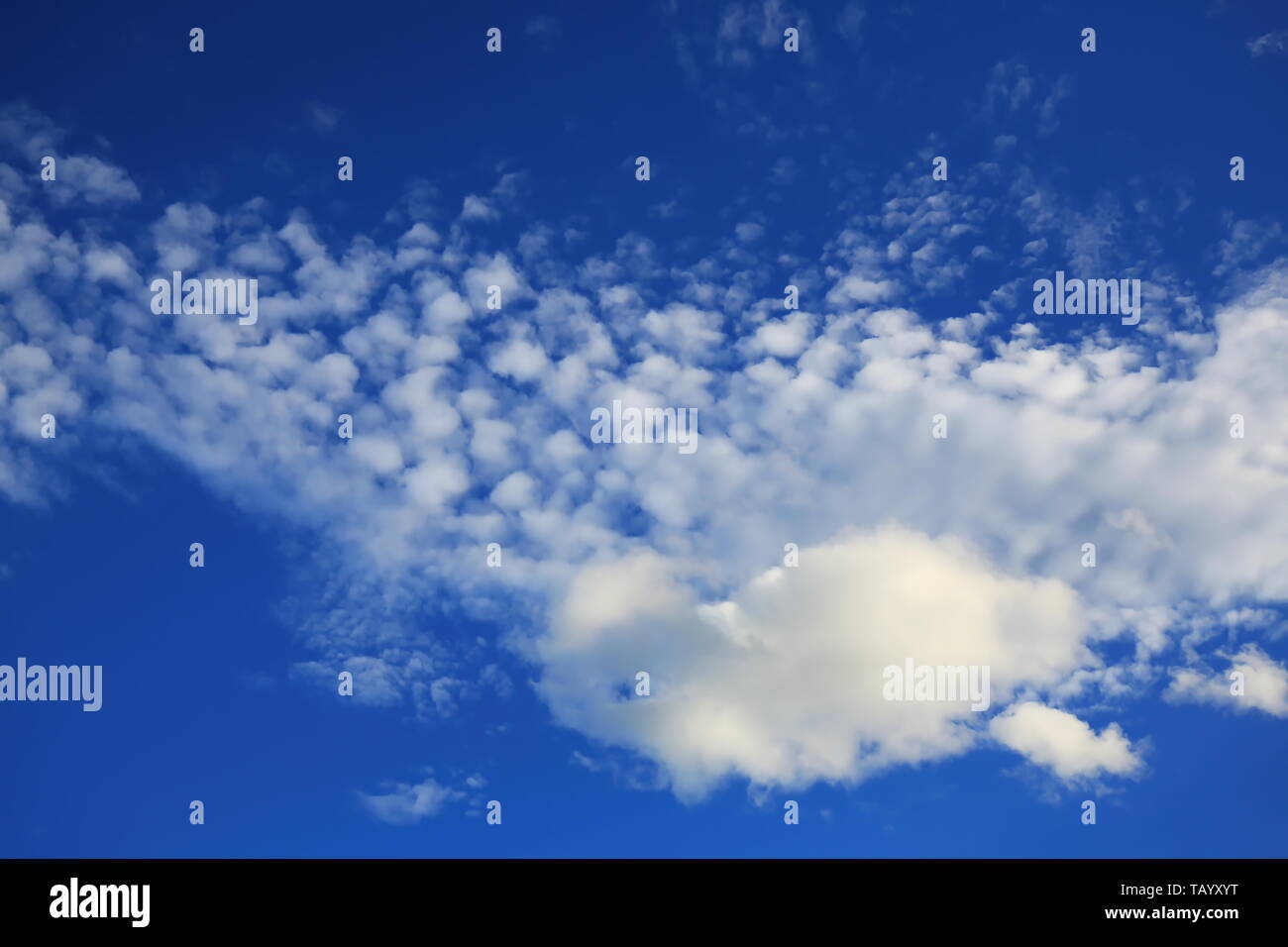 Wolken und blauer Himmel Stockfoto