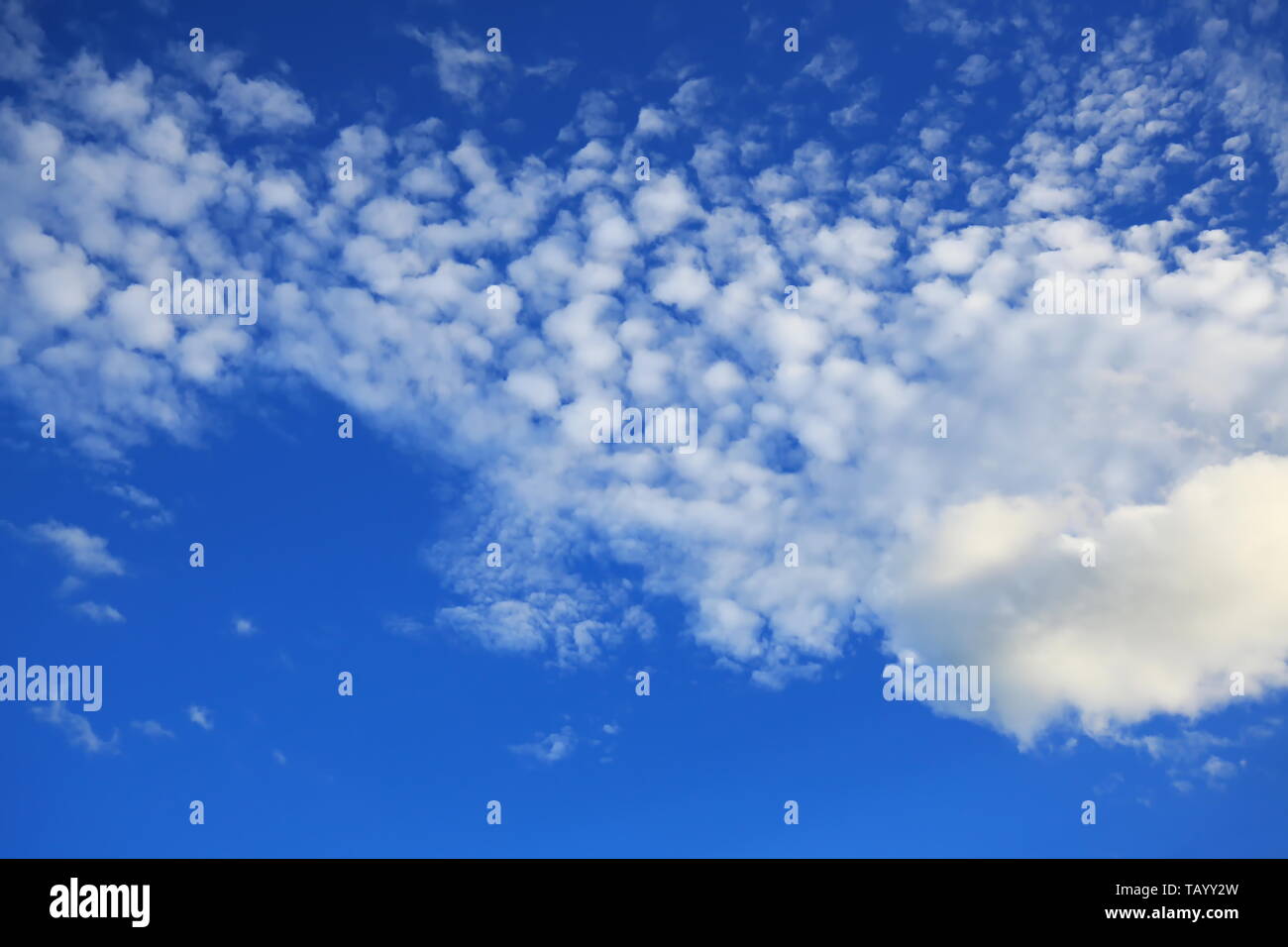 Wolken und blauer Himmel Stockfoto
