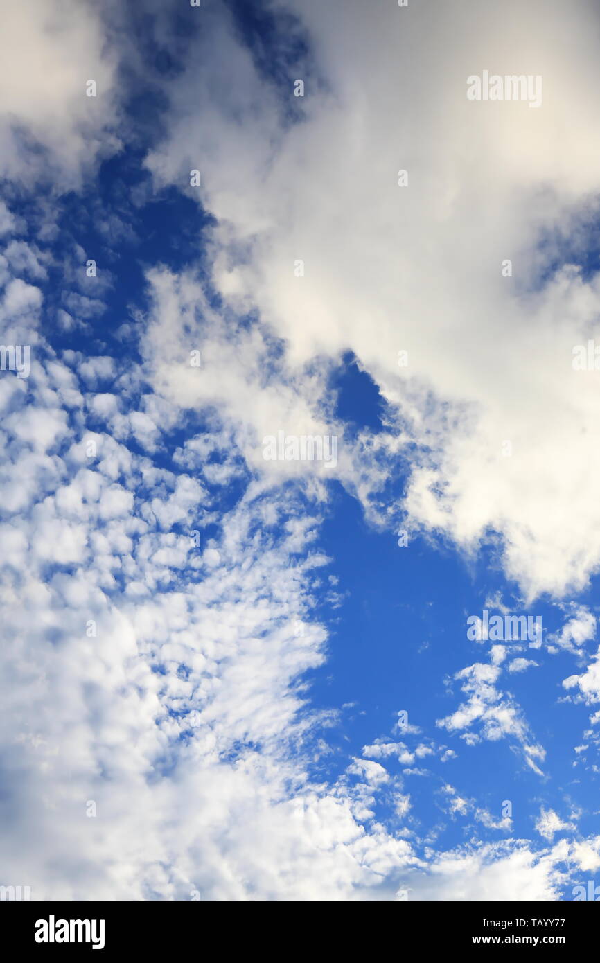 Wolken und blauer Himmel Stockfoto