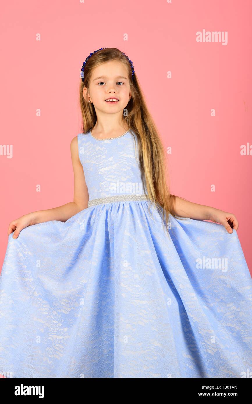 Kleine prinzessin kleid kleine Prinzessin Mädchen Stockfotografie - Alamy