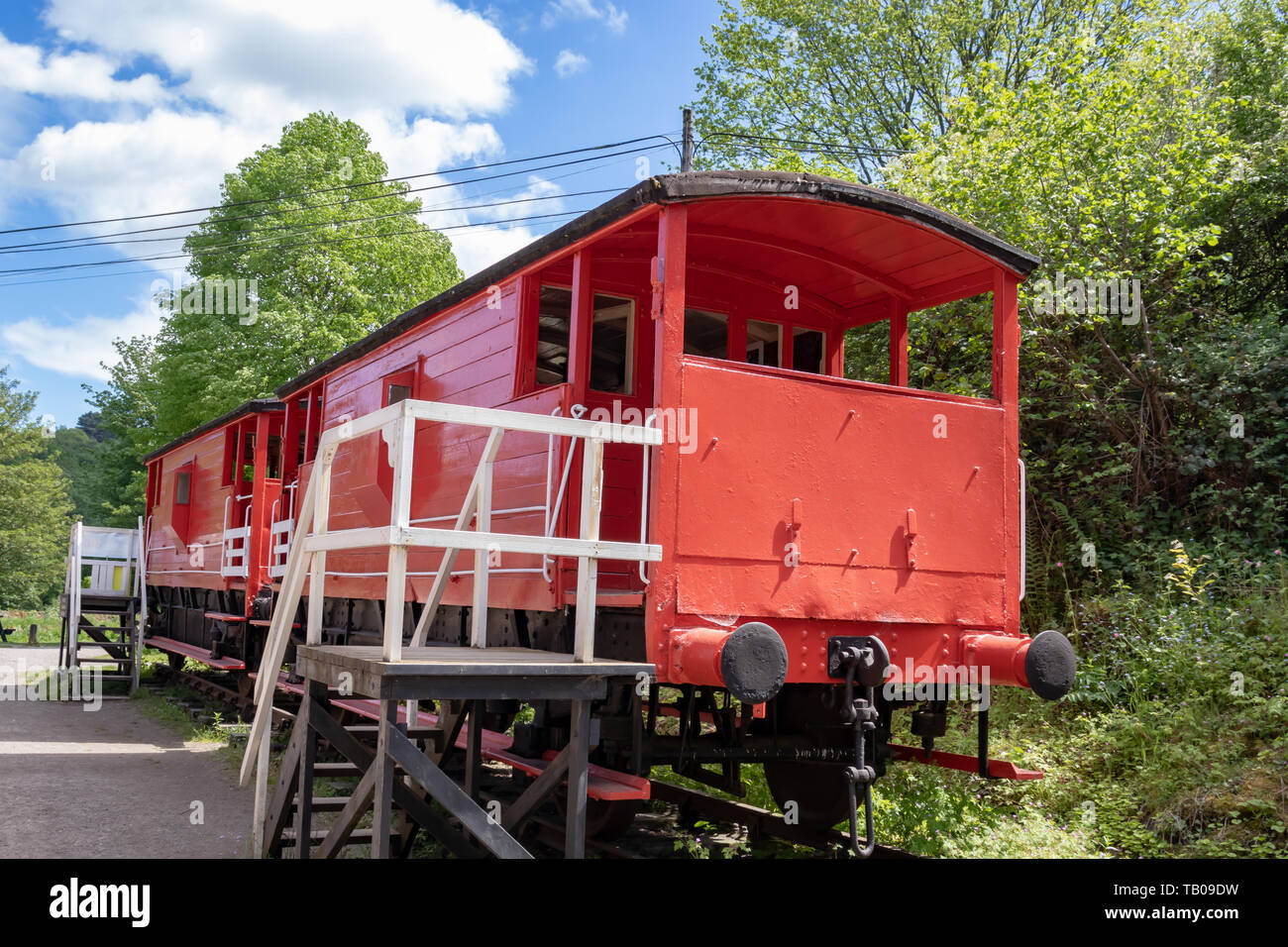 Alte Bremse Van Fahrzeuge und Gebäude in Cromford und High Peak Railway bei hohen Peak Junction, Cromford, Derbyshire. England Stockfoto