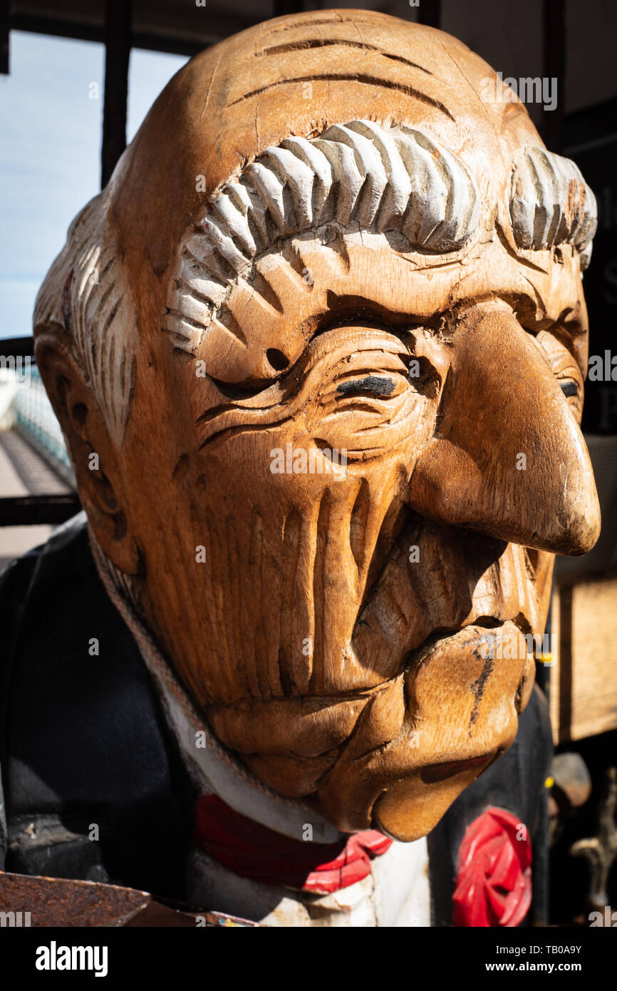 Holz- Werbung Kopf, Penarth, Wales Stockfoto