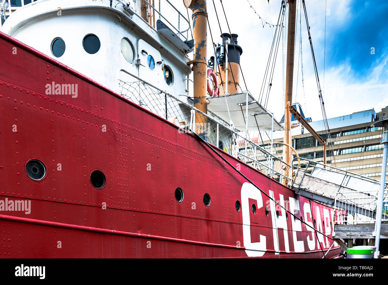 Baltimore, Maryland, USA - 10. Juli 2017: Auf der Suche den Rumpf des Feuerschiff Chesapeake, ein Museum Schiff durch den National Park Service. Stockfoto