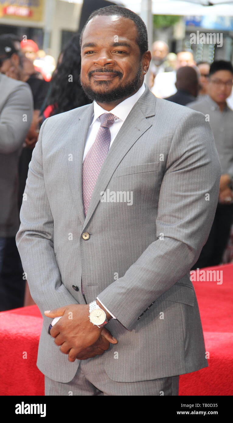 Mai 27, 2019 - Hollywood, Kalifornien, USA - ICH 16051 CHW. Hollywood Handelskammer ehrt Direktor f. Gary Gray mit Stern auf dem Hollywood Walk of Fame .6426 Hollywood Boulevard vor der Hollywood Anzug Outlet, Hollywood, Kalifornien, USA. am 28.05.2019. F. GARY GRAY-Direktor. Â© Clinton H. Wallace/Photomundo International / Fotos Inc (Credit Bild: © Clinton Wallace/Kugel Fotos über ZUMA Draht) Stockfoto