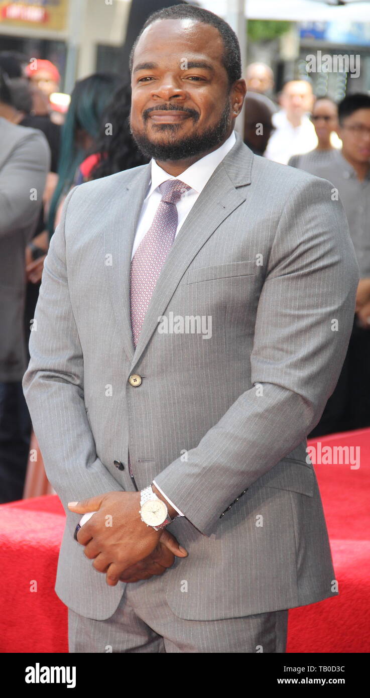 Mai 27, 2019 - Hollywood, Kalifornien, USA - ICH 16051 CHW. Hollywood Handelskammer ehrt Direktor f. Gary Gray mit Stern auf dem Hollywood Walk of Fame .6426 Hollywood Boulevard vor der Hollywood Anzug Outlet, Hollywood, Kalifornien, USA. am 28.05.2019. F. GARY GRAY-Direktor. Â© Clinton H. Wallace/Photomundo International / Fotos Inc (Credit Bild: © Clinton Wallace/Kugel Fotos über ZUMA Draht) Stockfoto