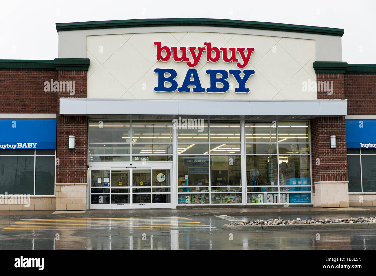 Ein logo Zeichen außerhalb von einem Baby Store in Ottawa, Ontario, Kanada Kaufen, Kaufen, am 19. April 2019. Stockfoto