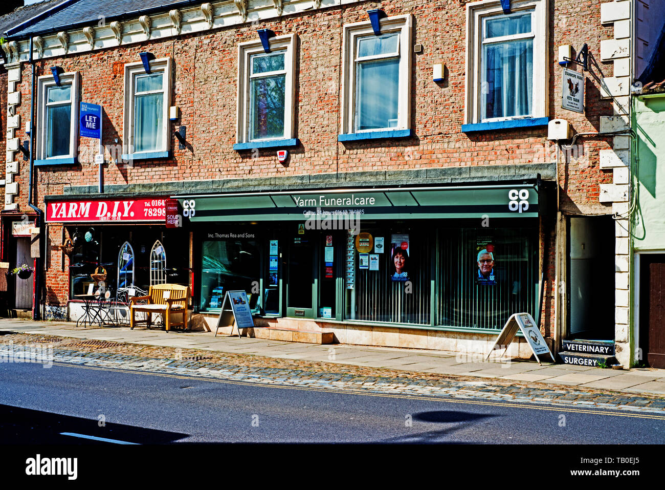 Yarm Beerdigung Pflege und Baumarkt, High Street, Yarm on Tees, North East England Stockfoto