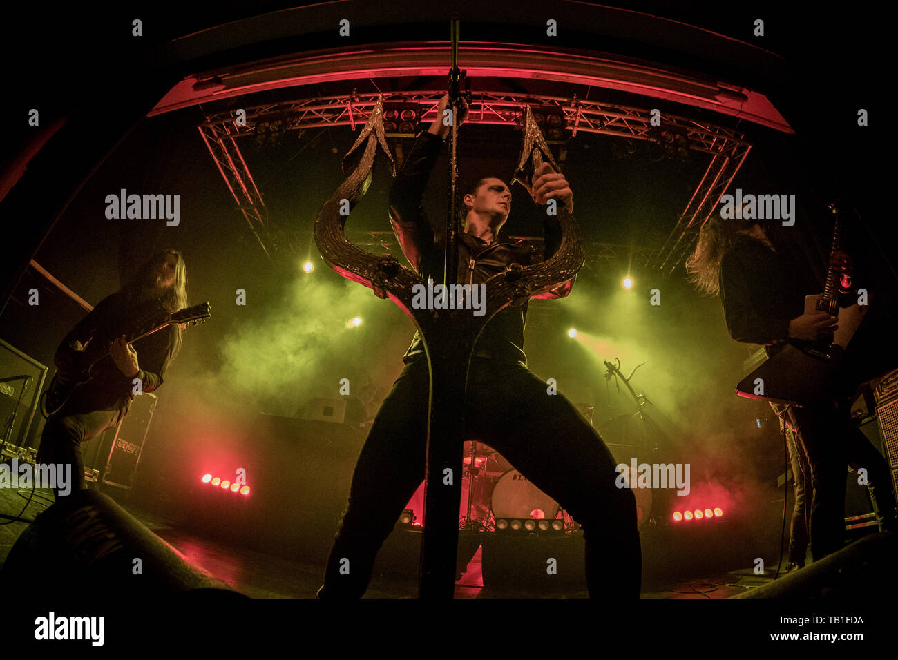 Norwegen, Stavanger - 30. November 2017. Der norwegischen Black Metal Band Satyricon führt eine Live at Folken in Stavanger. Hier Sänger Satyr gesehen wird live auf der Bühne. (Foto: Gonzales Foto - Christer Haavarstein). Stockfoto