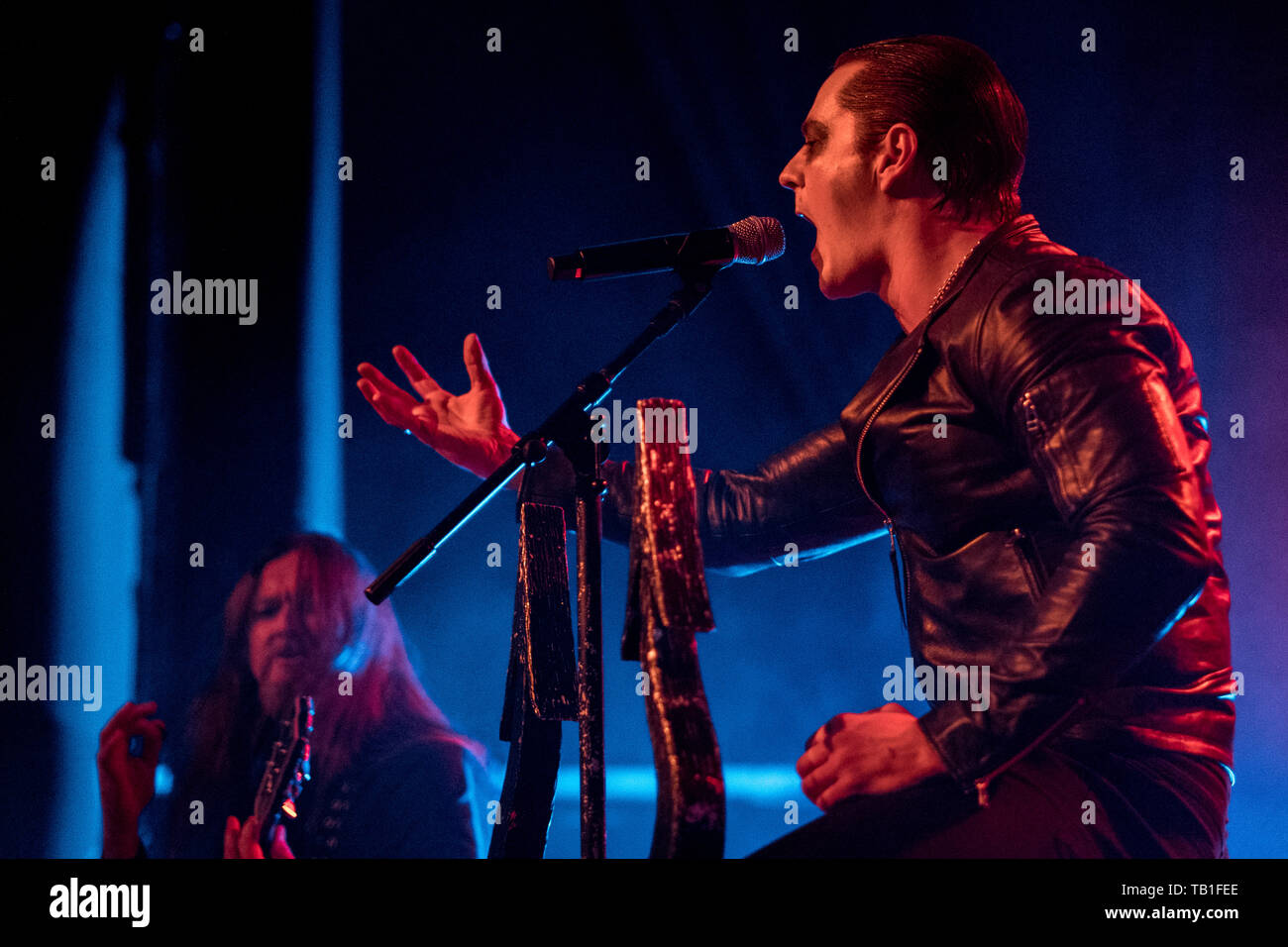Norwegen, Stavanger - 30. November 2017. Der norwegischen Black Metal Band Satyricon führt eine Live at Folken in Stavanger. Hier Sänger Satyr gesehen wird live auf der Bühne. (Foto: Gonzales Foto - Christer Haavarstein). Stockfoto