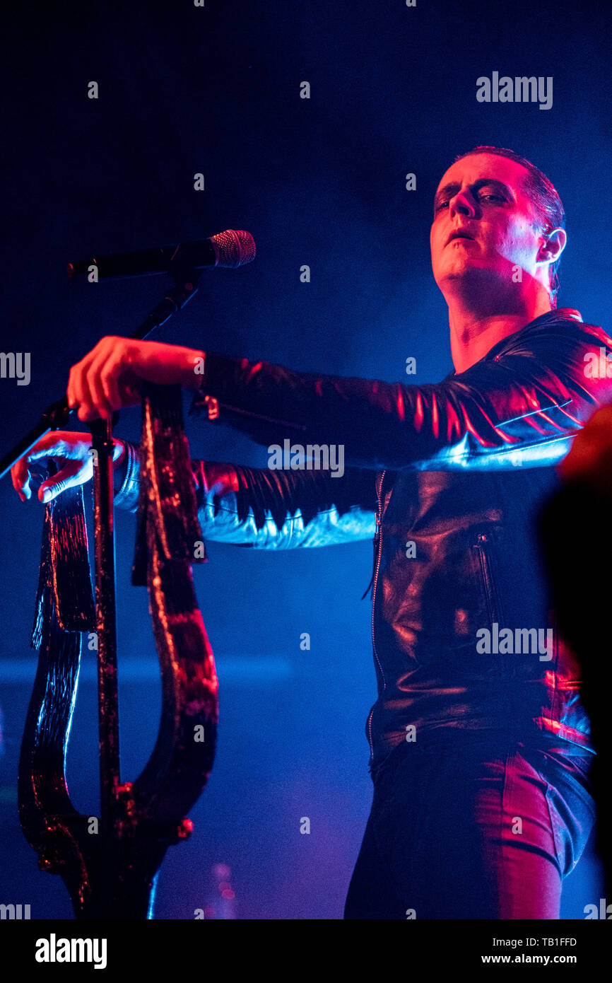 Norwegen, Stavanger - 30. November 2017. Der norwegischen Black Metal Band Satyricon führt eine Live at Folken in Stavanger. Hier Sänger Satyr gesehen wird live auf der Bühne. (Foto: Gonzales Foto - Christer Haavarstein). Stockfoto