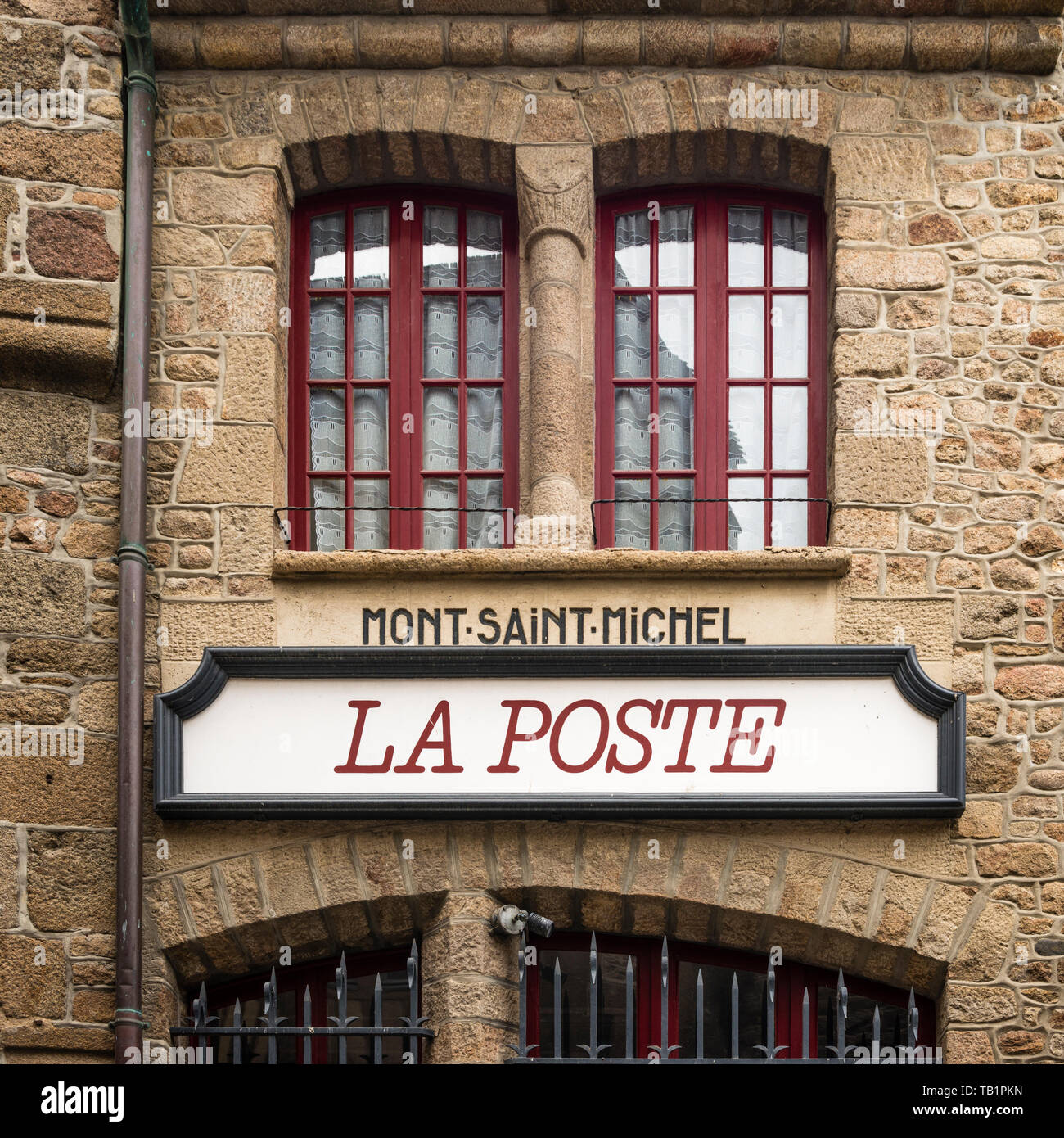 Postamt La Poste in Le Mont Saint Michel, Manche, Normandie, Frankreich Stockfoto