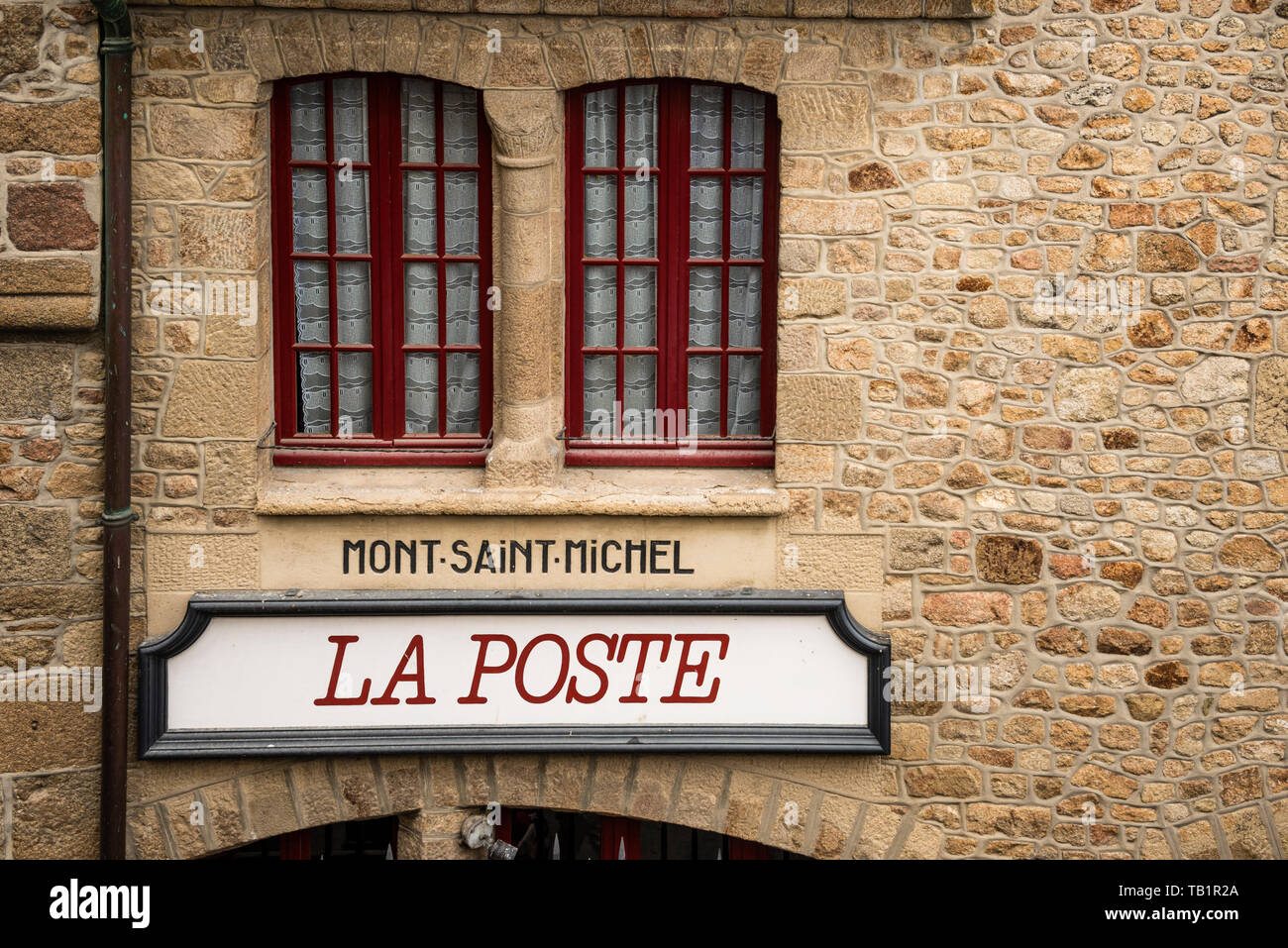 Postamt La Poste in Le Mont Saint Michel, Manche, Normandie, Frankreich Stockfoto