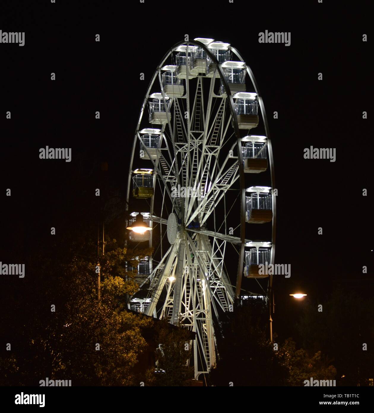 Beleuchtetes Riesenrad, Nacht Fotografie Stockfoto