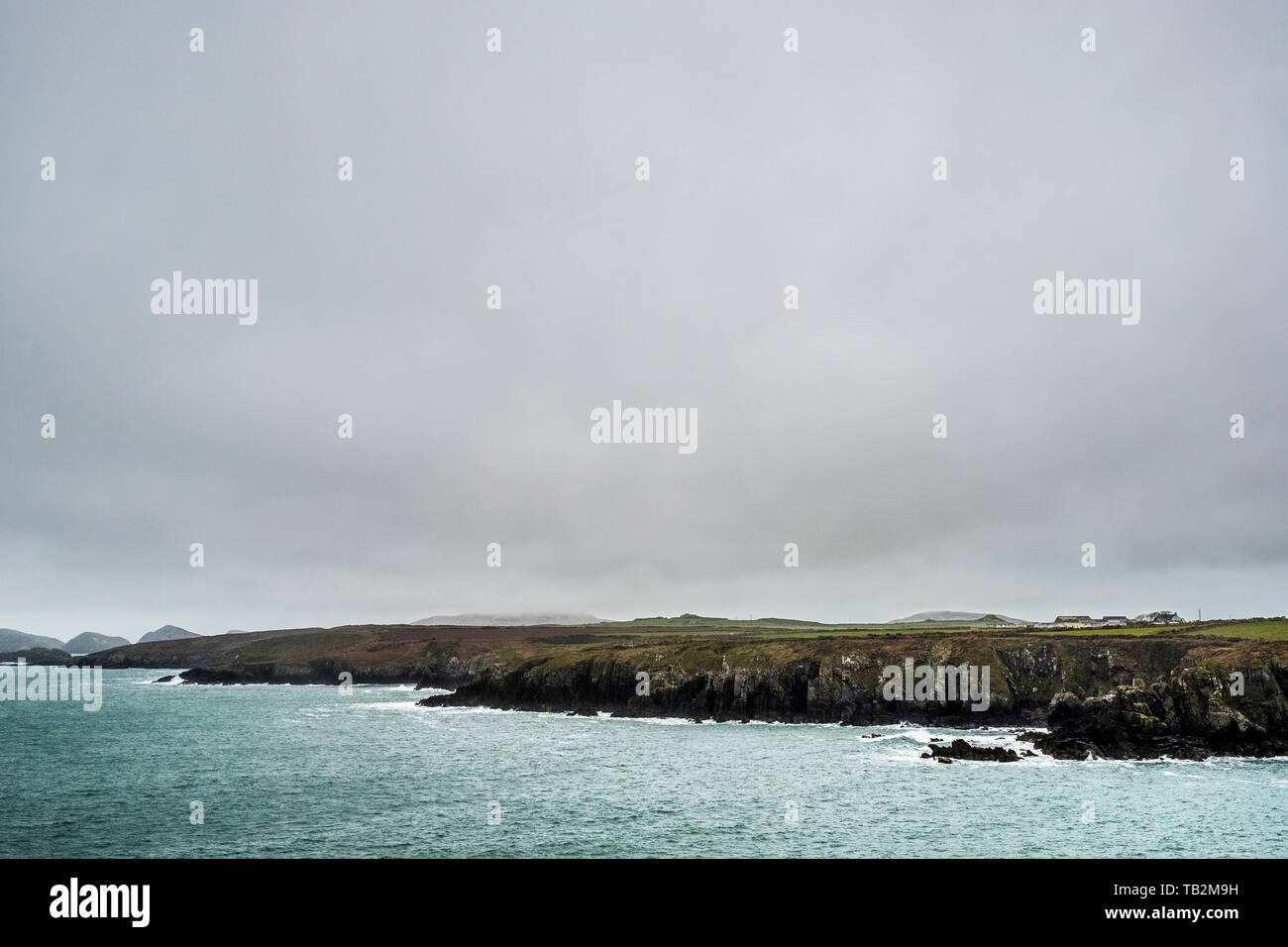 Blick entlang der Küste von Pembrokeshire National Park, Wales, UK. Stockfoto