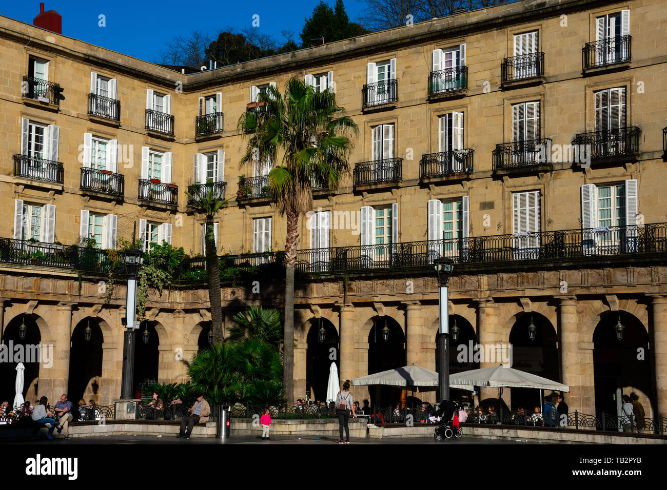 Bilbao, Spanien. Februar 15, 2019. Plaza Nueva oder Plaza Barria (Neuer Platz) von Bilbao, eine monumentale Platz im neoklassizistischen Stil 1821 erbaut Stockfoto