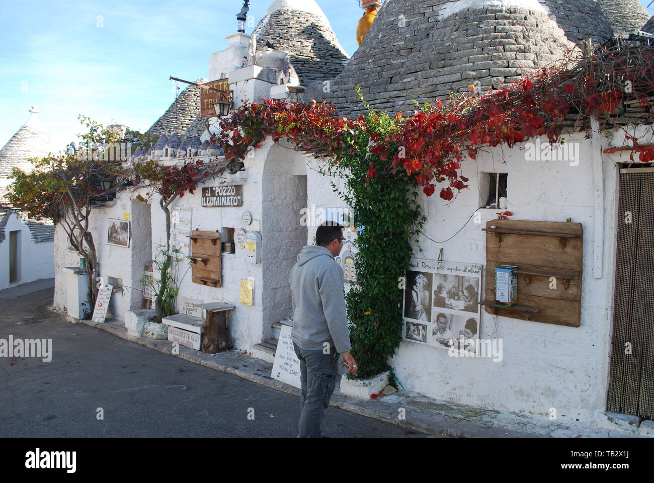 Alberobello, Süd Italien - touristische Attraktion - Dorf mit speziellen Trullo Dach Design - Trulli in Alberobello, Apulien Stockfoto