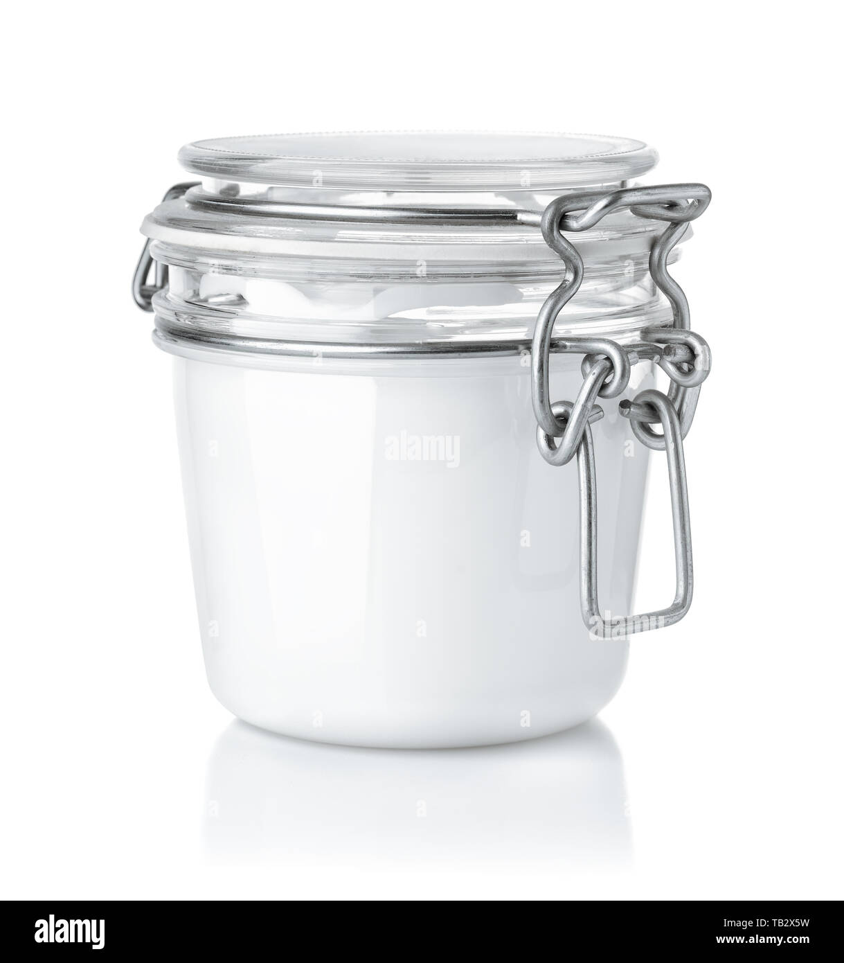 Vorderansicht des Glas Kosmetik Creme jar isoliert auf weißem Stockfoto