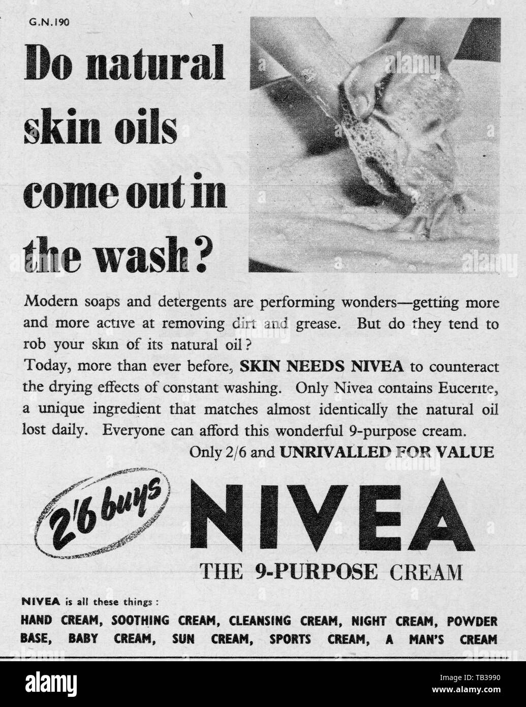 Nivea Creme Anzeige 2/6 - 4 April 1953 Foto von Tony Henshaw Stockfoto