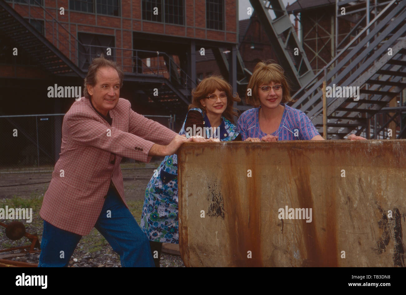 Immer wieder sonntags. Musik- und Unterhaltungsshow, Deutschland 1995, Moderator Max Schautzer mit Katja Liebing und Franziska Mense Moritz Stockfoto