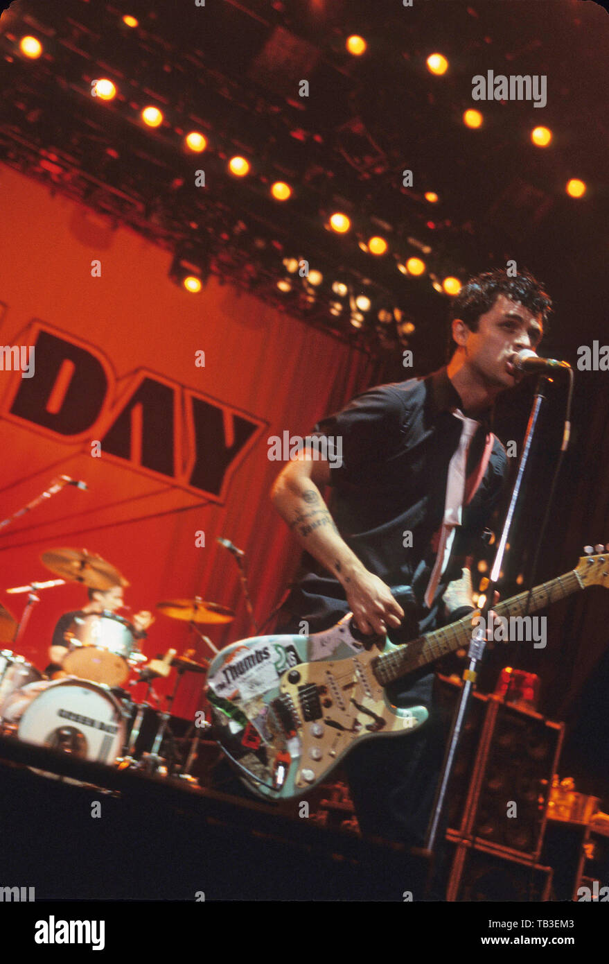 GREEN DAY US rock Gruppe mit Tre Cool und Billie Joe Armstrong im Konzert an Verizon Wireless Amphitheater am 20. April 2002 in Irvine, Kalifornien. Foto: Jeffrey Mayer Stockfoto
