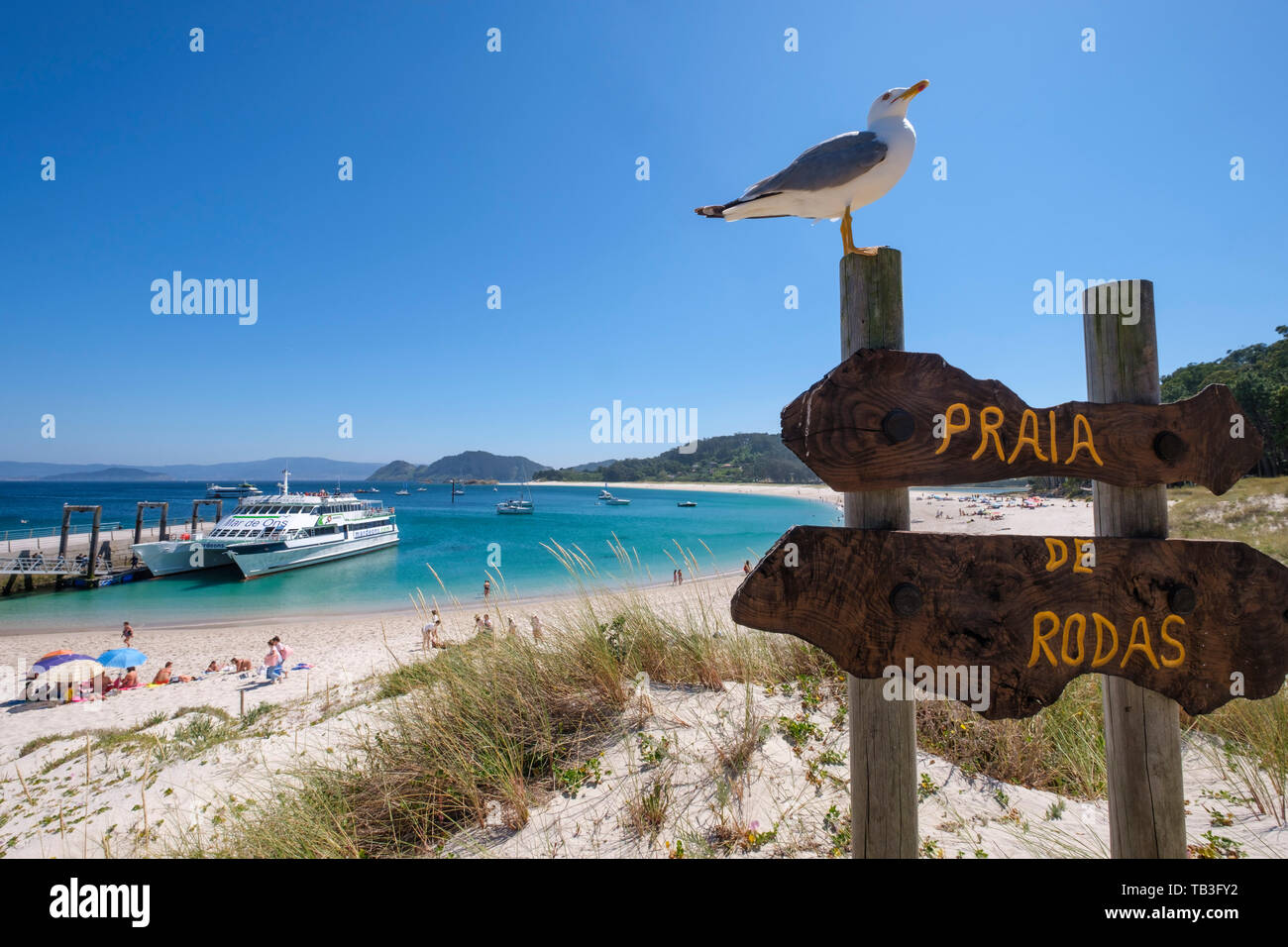 Fähre an der Praia de Rodas Strand in den Cies Inseln, Galicien, Spanien, Europa günstig Stockfoto