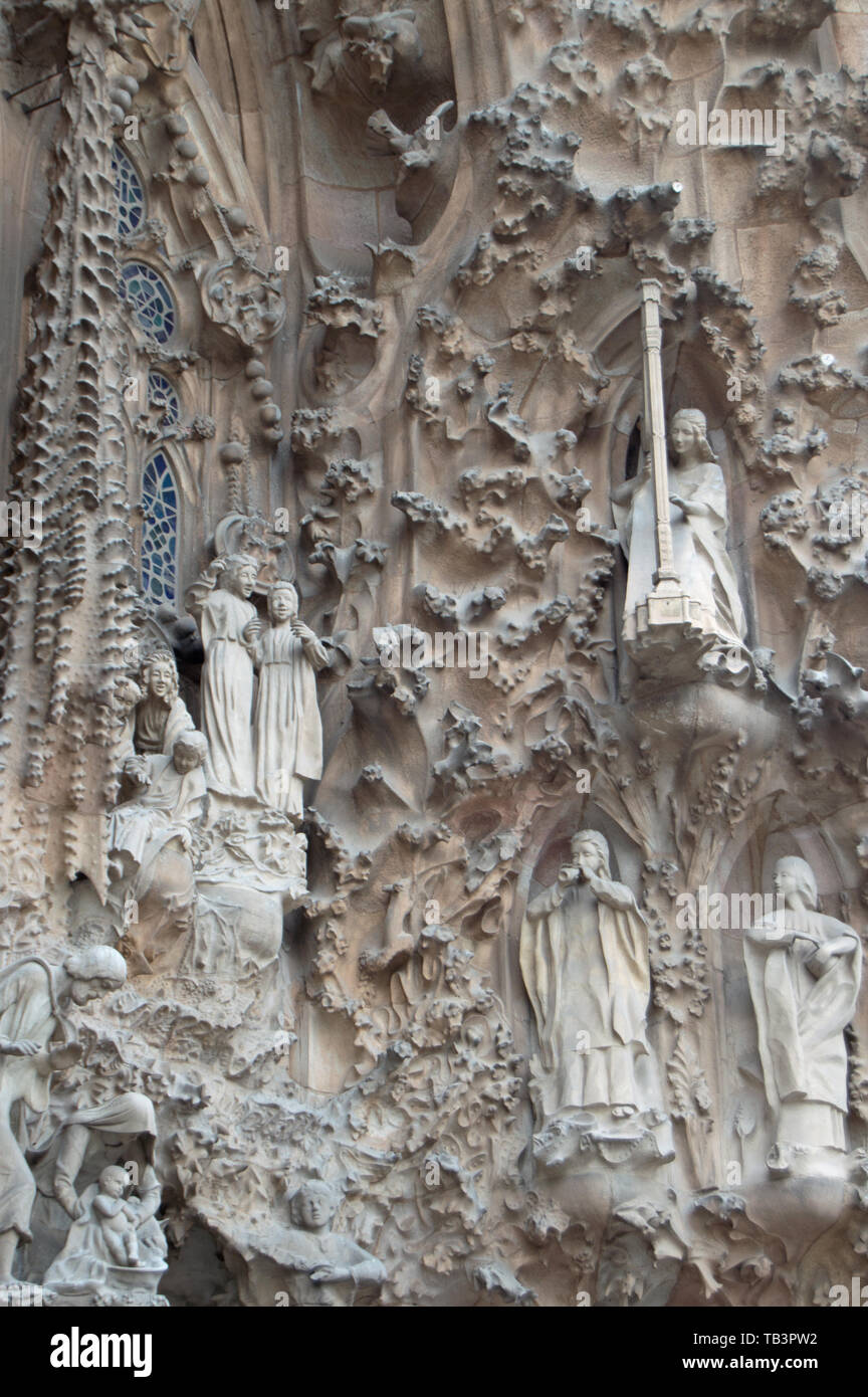 Detail der Fassade vorne (Krippe) der Sagrada Familia, Barcelona Stockfoto