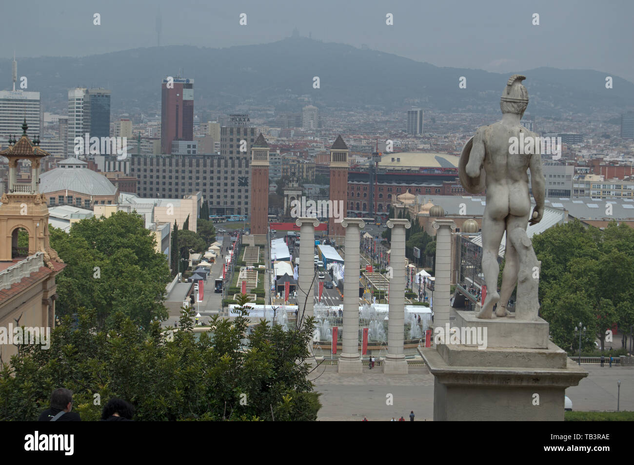 Blick vom Museu Nacional d'Art de Catalunya in Richtung Plaça d'Espanya, Barcelona, Spanien Stockfoto