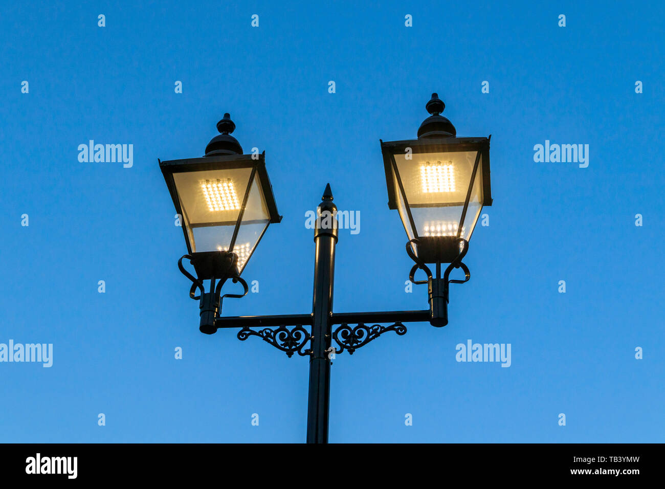 Ein im Viktorianischen Stil, moderne LED-Straßenleuchte, Navigator Square, Torbogen, London, UK Stockfoto