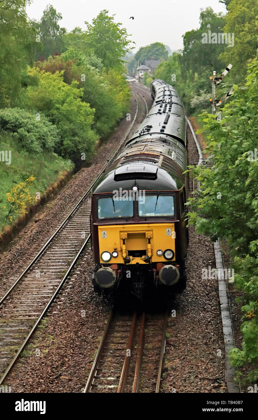 West Coast Eisenbahn Lokomotive 57314 Blätter Parbold in West Lancashire mit einem speziellen Zug, ein Ausflug nannte die Stratford Flyer. Stockfoto