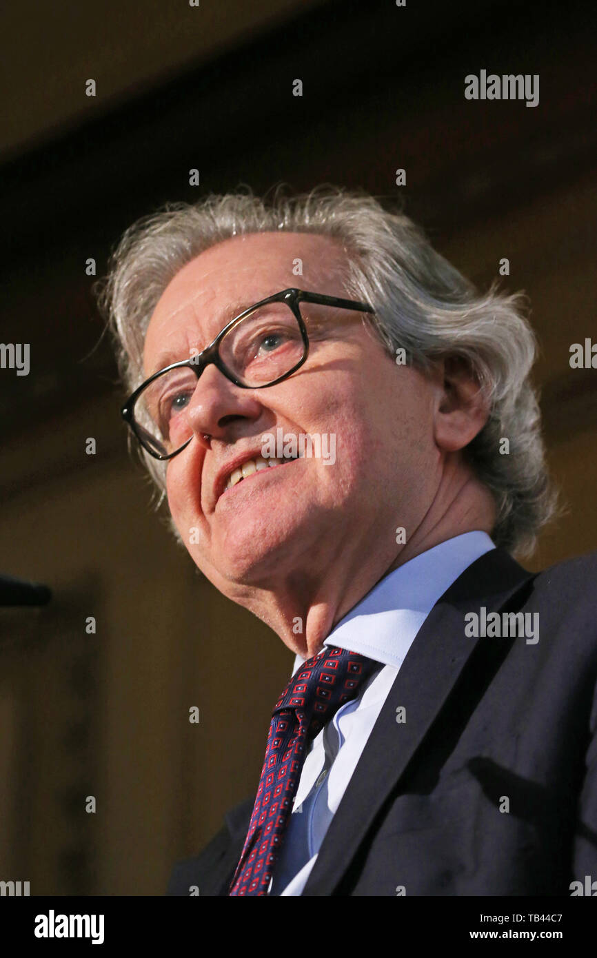 Stephen Dorrell bei einer Veranstaltung für die Zukunft der britischen Politik an der Kirche Haus in Westminster, London diskutieren. Stockfoto Stephen Dorrell bei einer Veranstaltung für die Zukunft der britischen Politik an der Kirche Haus in Westminster, London diskutieren. Stockfoto