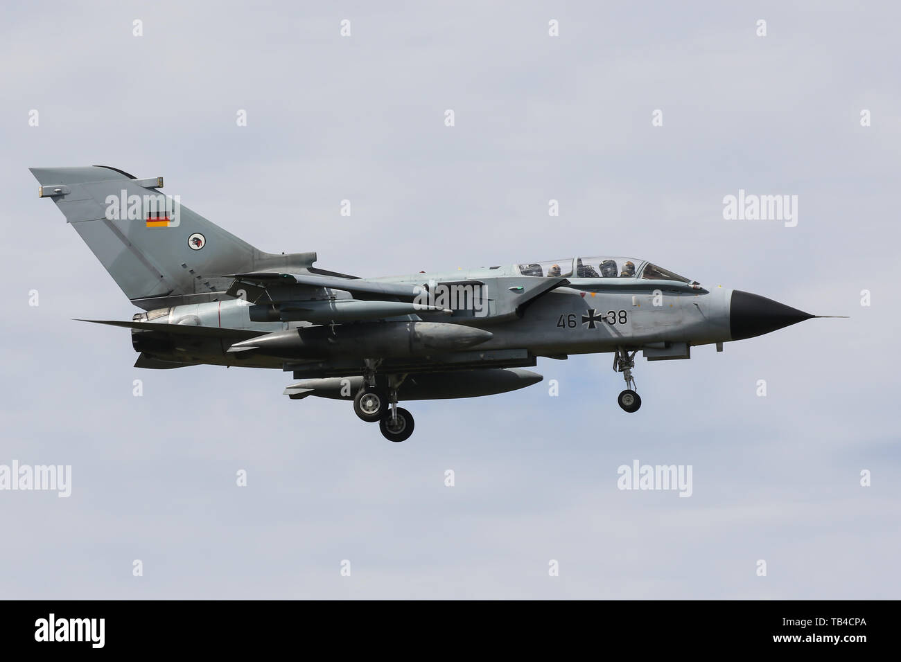 Eine Luftwaffe Panavia Tornado IDS landet am Mont-de-Marsan Air Base während der NATO Tiger Meet 2019 Übung Stockfoto