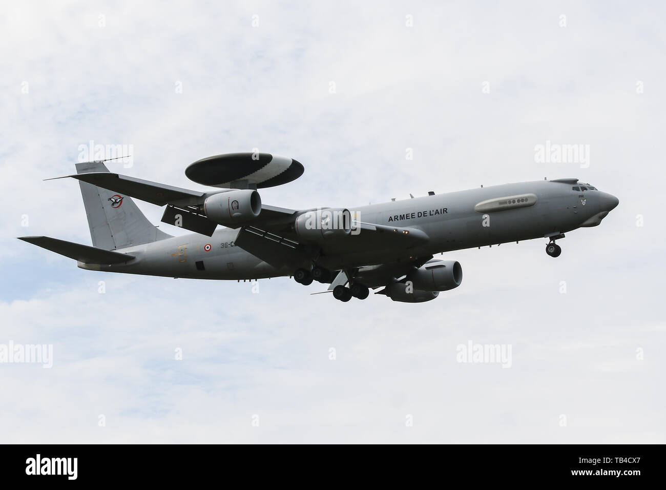 Die französische Air Force Boeing E-3F AWACS landet am Mont-de-Marsan Air Base während der NATO Tiger Meet 2019 Übung Stockfoto