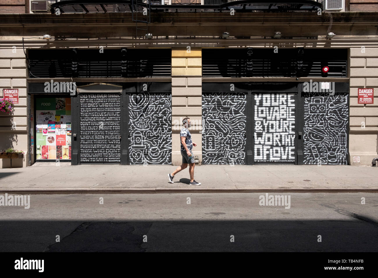 Eine erhebende inspirierende Art Wall am Waverly Place in Greenwich Village, Manhattan, New York City. Stockfoto