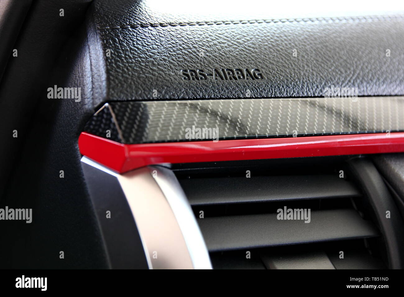 Airbag, neues Auto auf verkaufen in den Automobilhersteller hinzufügen mehr Sicherheit als Verkaufsargument für Produkte. Stockfoto