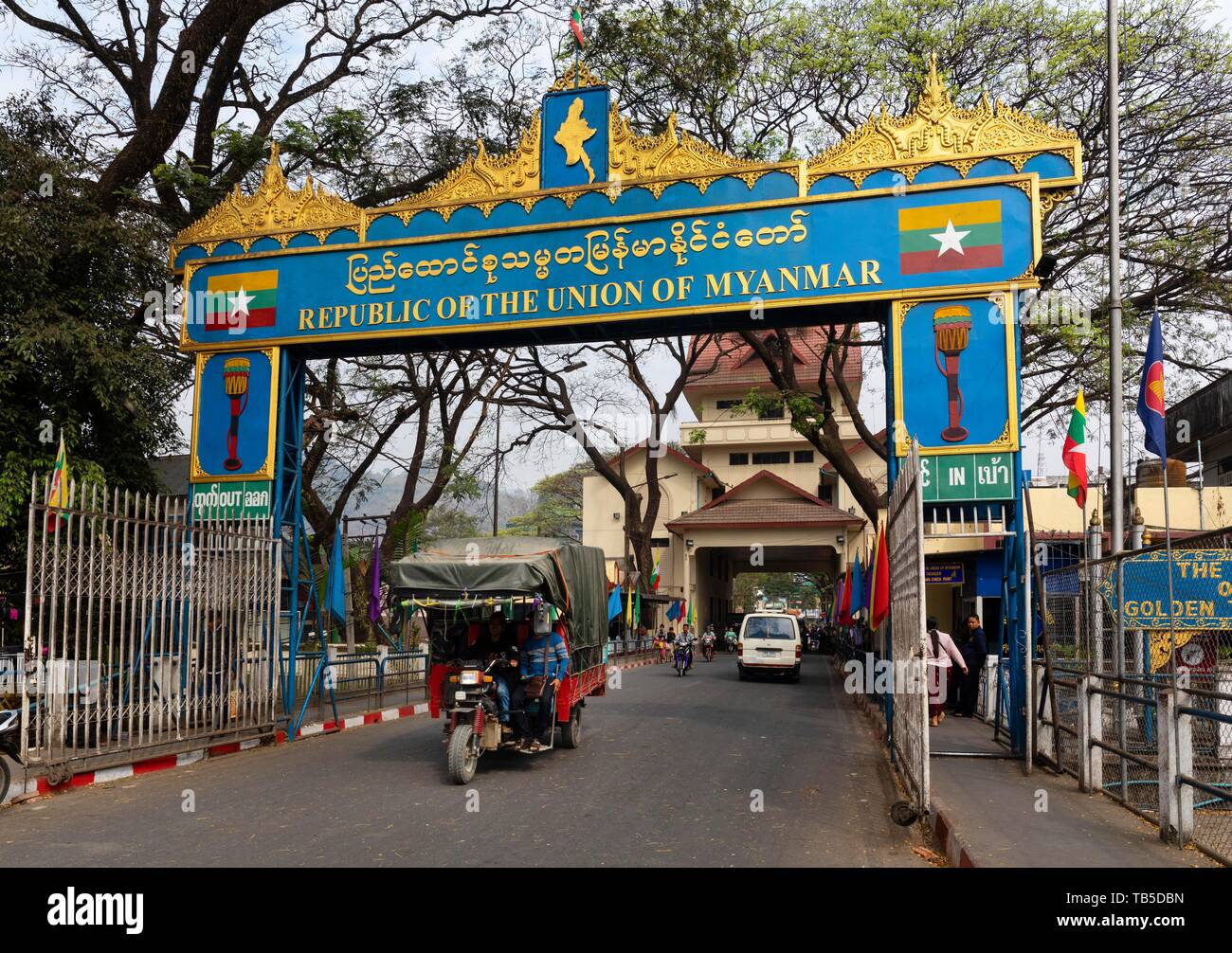 Grenzübergang nach Tachilek, Myanmar, Birma, Burma, Mae Sai, goldenes Dreieck, Chiang Rai, Nordthailand, Thailand Stockfoto