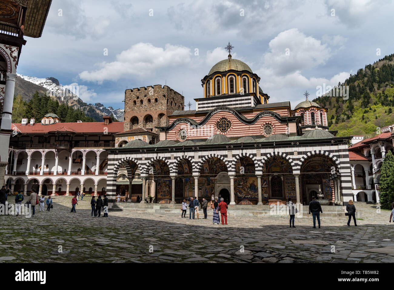 Rila, Bulgarien - Mai 3, 2019: Rila-kloster, Bulgarien. Das Kloster Rila ist das grösste und berühmteste Orthodoxen Kloster in Bulgarien. Stockfoto