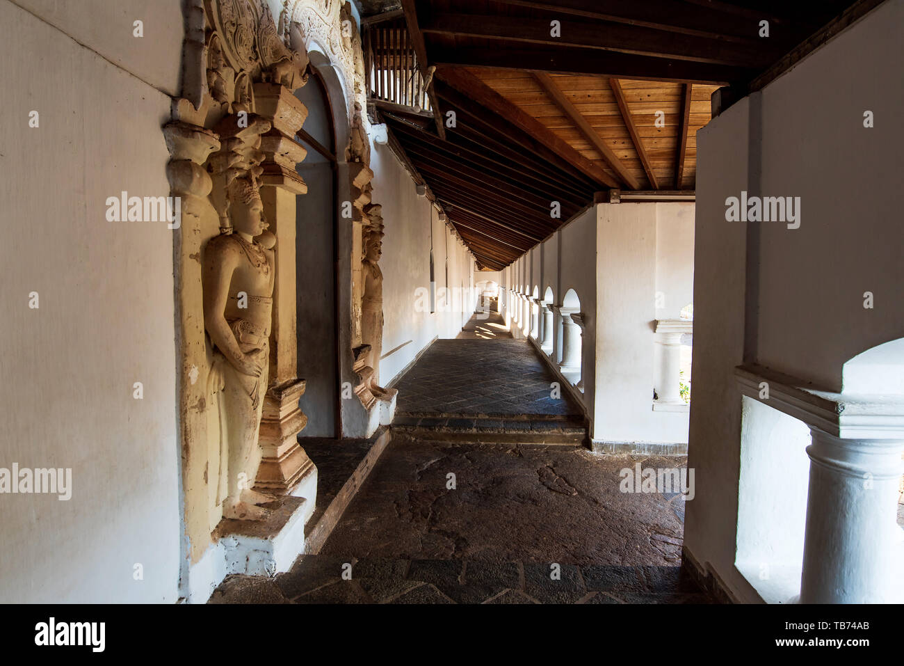 Dambulla, Sri Lanka - 30. März 2019: Dambulla Cave Tempel komplex Halle in Sri Lanka Stockfoto