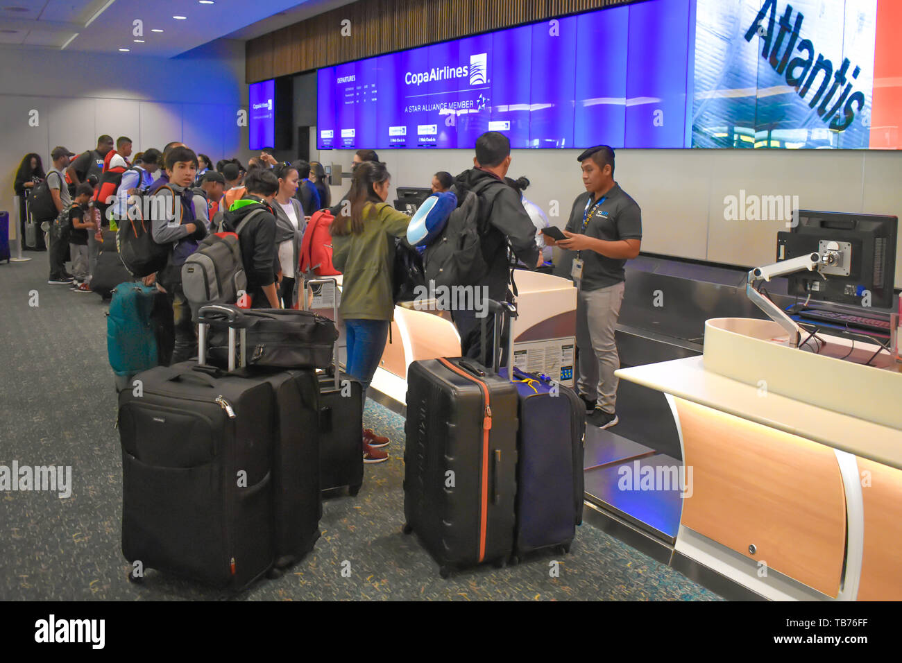Orlando, Florida. März 01, 2019. Leute, Check-in im Copa Airlines Zähler in  Orlando International Airport Stockfotografie - Alamy