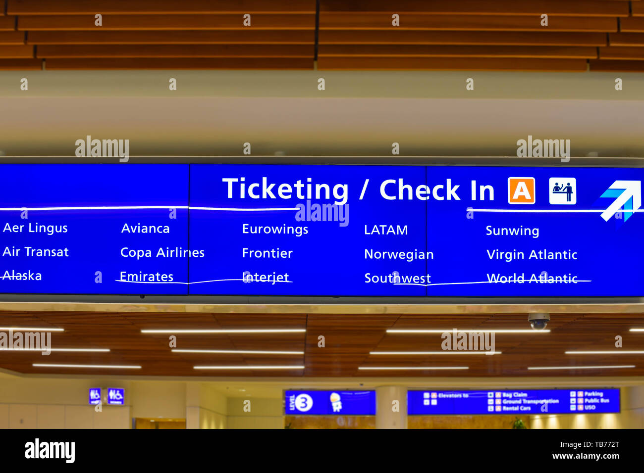 Orlando, Florida. März 01, 2019. Blick von oben auf die Klemme A Ticketing und Check-in am Flughafen Orlando entfernt. (2) Stockfoto