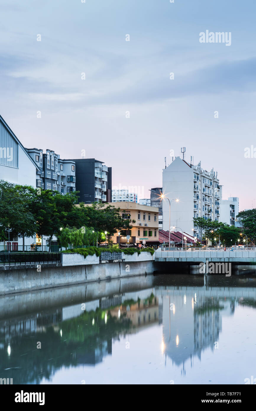 Singapur - Jun 1 2017: Geylang Fluss Gebäude und Landschaft Stockfoto