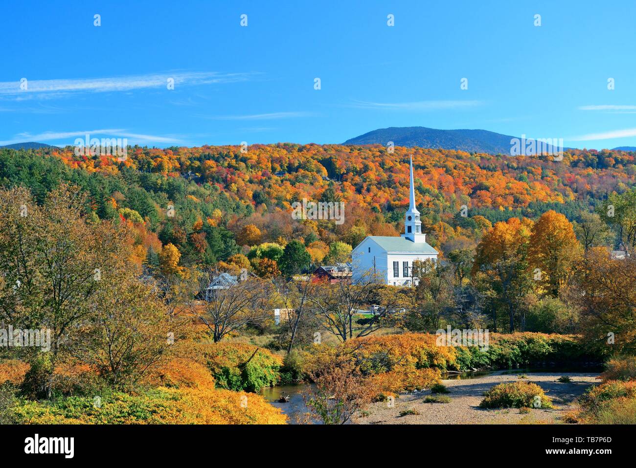 Herbst Laub und Kirche in Neu-England Bereich.. Stockfoto