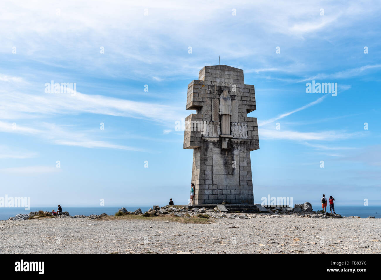 Camaret-sur-Mer, Frankreich - 4. August 2018: Das Kreuz von Pen-Hir, ein Denkmal für die Bretonen des Freien Frankreich in der Pointe der Pen-Hir Stockfoto